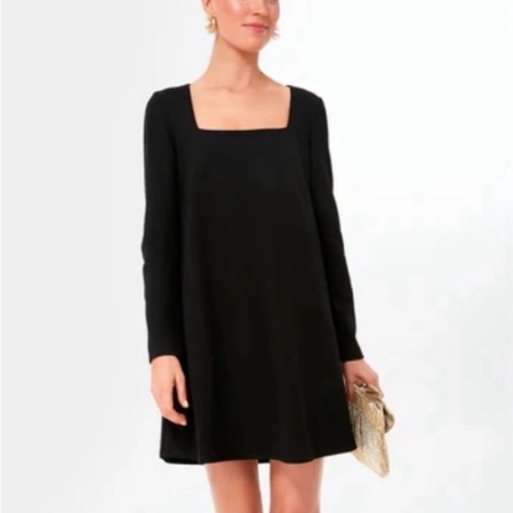 Tuckernuck Black Long-Sleeve Square-Neck Shift Dress